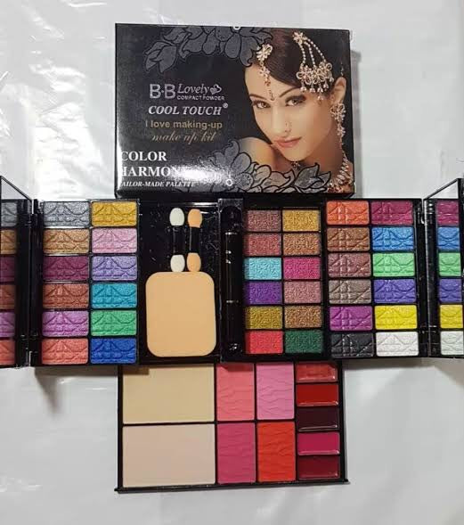 B B Lovely Make Up  Colors Kit Eye Liner K9127